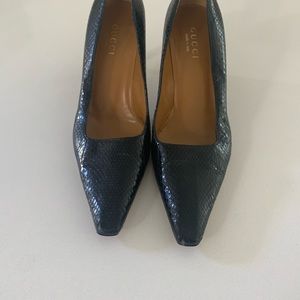 Gucci exotic skin leather pumps with wooden heel size 9
